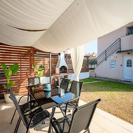 With Private Swimming Pool Daire